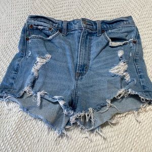 Abercrombie high rise mom shorts size 27 good condition with distressing